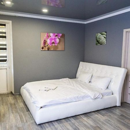 Cozy Apartment In A New Building Close To The Downtown เคียฟ ภายนอก รูปภาพ